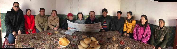 学院结亲干部教师与亲戚共同学习党报